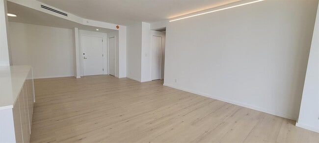 Photo - 19355 Turnberry Way Unidad 23f
