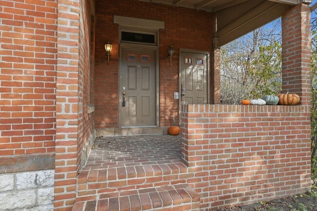 Photo - Muir - 308-308 1/2 Wilber Ave Unidad 308 Wilber