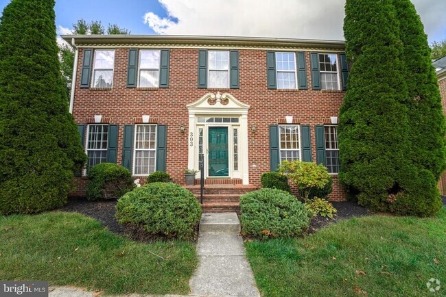 Building Photo - 303 Highland Ridge Ave Rental