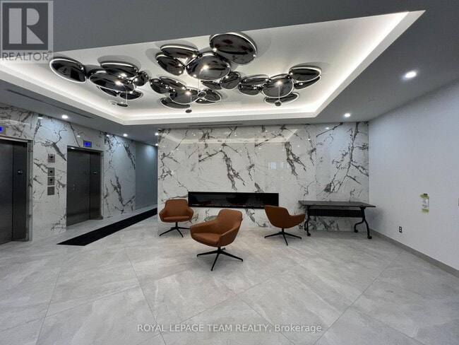 Photo - 360 Deschâtelets Ave. Unité 303