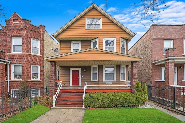 Photo - 4128 W School St Apartment Unit 1