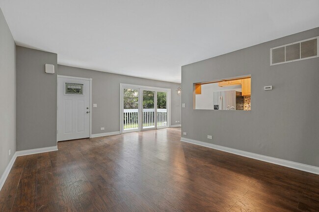 Photo - 223 Foxhead Ct