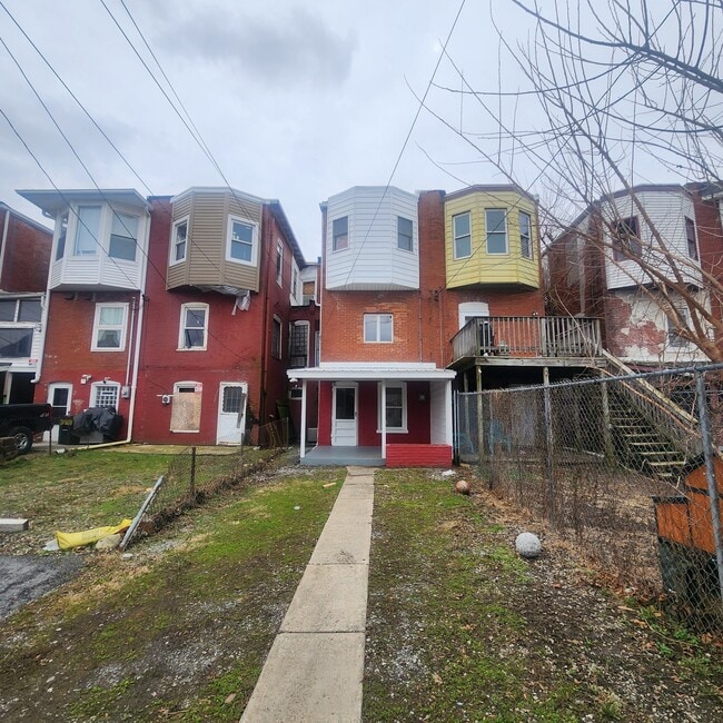 Building Photo - 3908 5th Ave