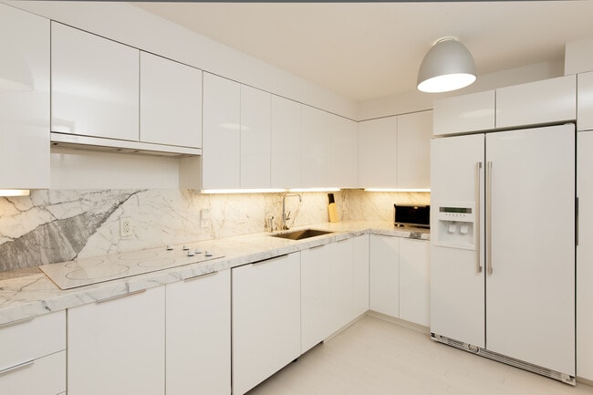 Photo - 100 Sunrise Ave