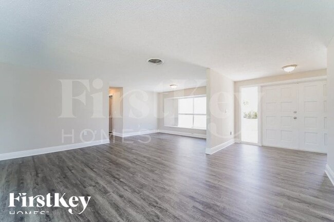 76 Oakland Hills Ct
