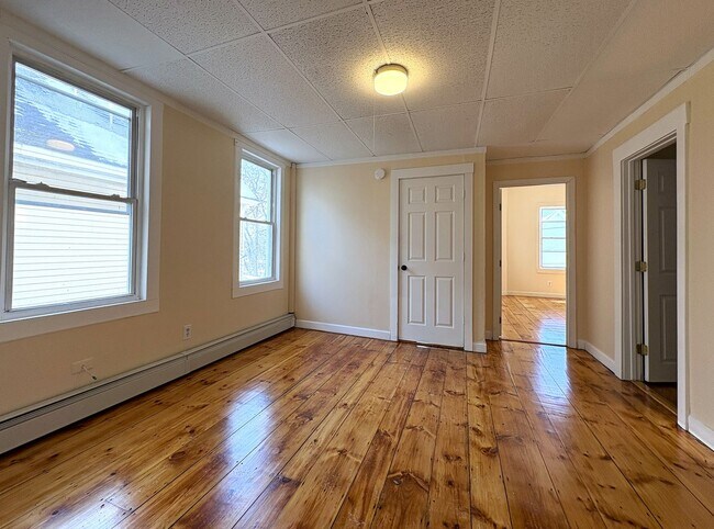 Photo - 21-27 Clare St, Lowell Unidad 21 Clare St, Lowell