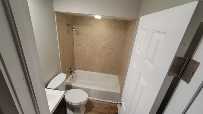 Photo - 457 W Broadway St