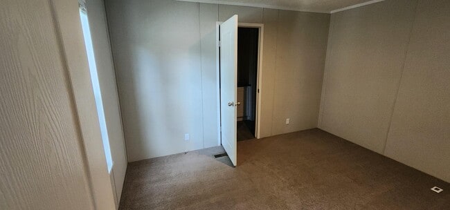 Photo - 2467 8 Mile Rd