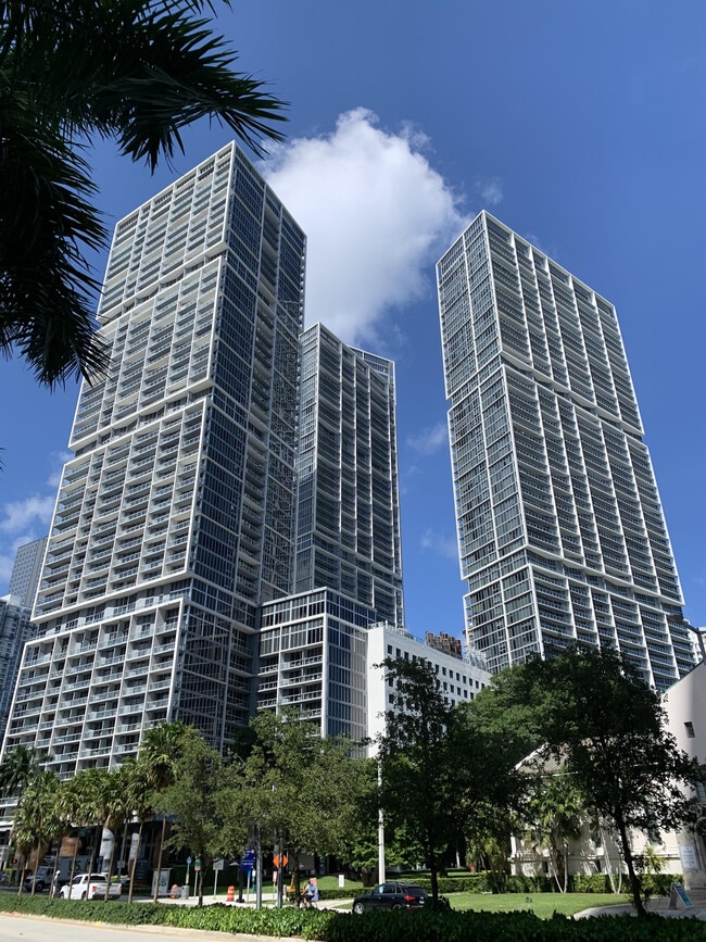 Building Photo - 465 Brickell Ave