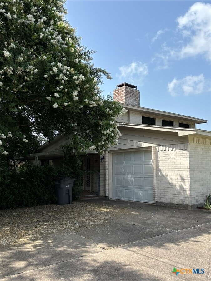 Photo - 202 Sherwood Dr