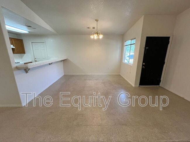 Photo - 94 N Fourth Unidad B