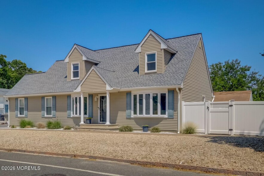 1 Pine Crest Dr