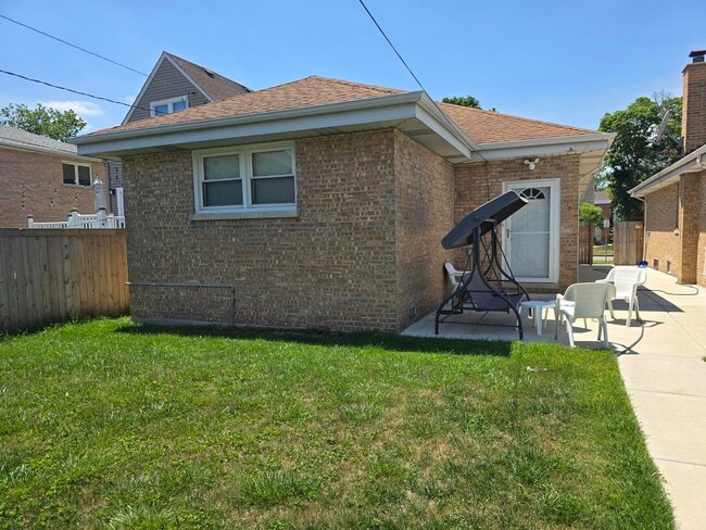 Building Photo - 5151 N Meade Ave Rental