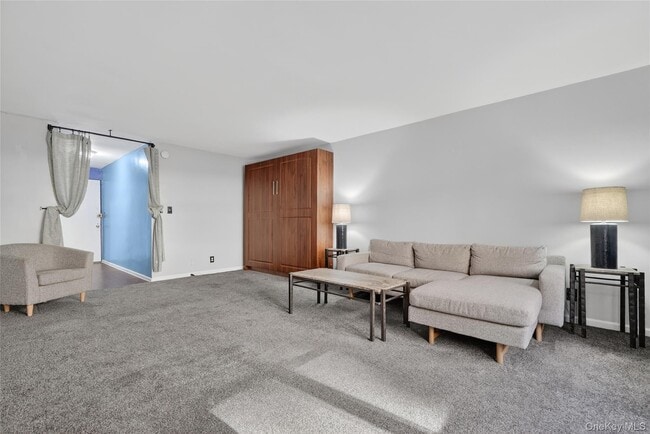 Building Photo - 25 Franklin Ave Unit 2K