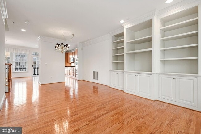 Photo - 172 Cameron Station Blvd