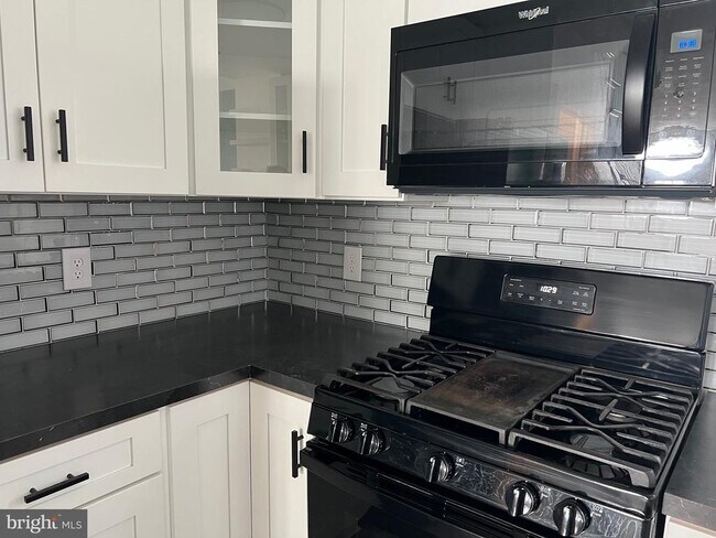 Photo - 136 Davis St