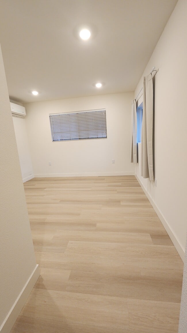 Photo - 1615 Lovell Ave