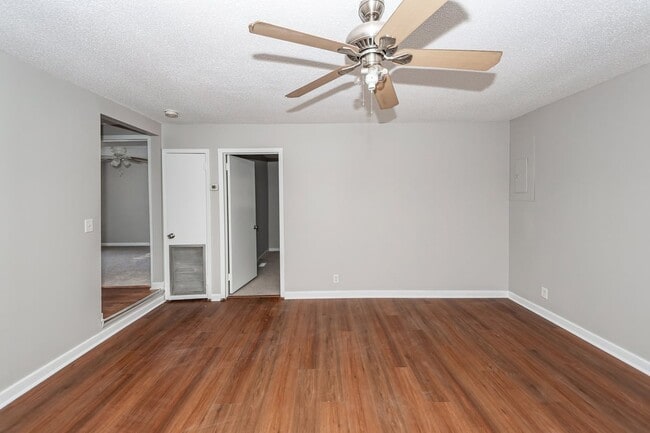 1520 N Avalon Cir