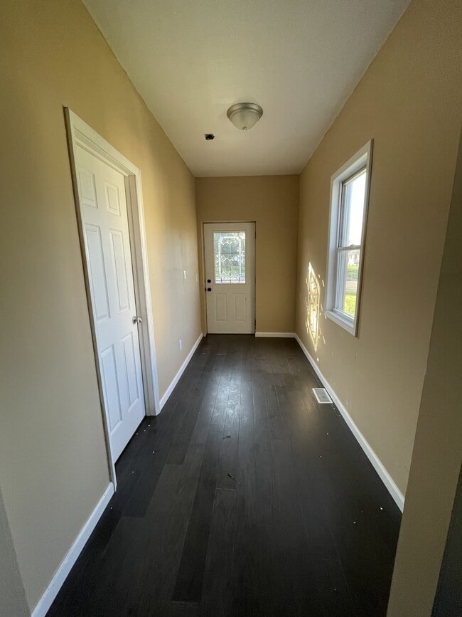 Photo - 1435 Pearl Pl SW