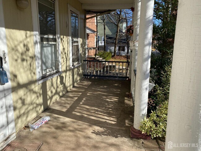 237 Montgomery St Unit 2