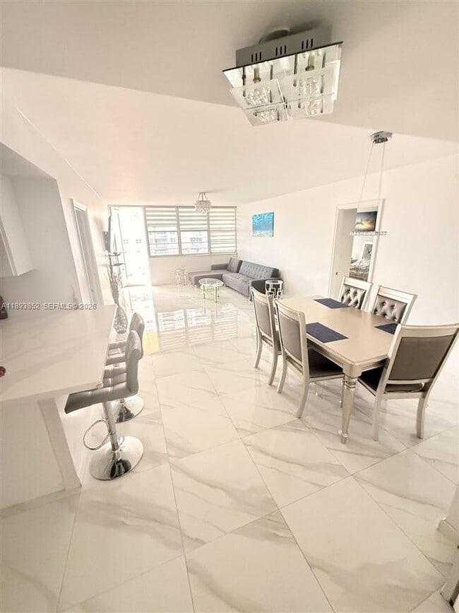 Photo - 251 174th St Unidad 611