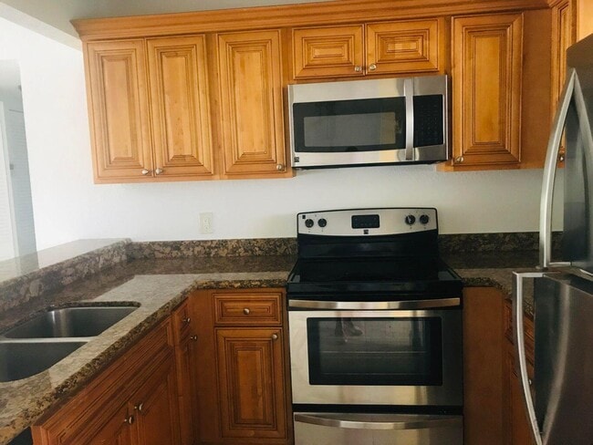 Photo - 1477 Lake Crystal Dr Unit G