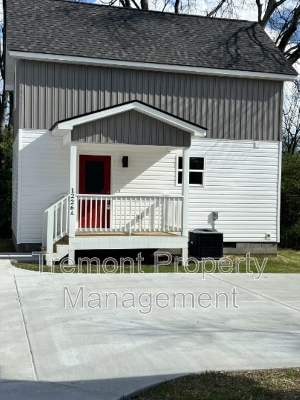 Building Photo - 1226 Sholar Ave