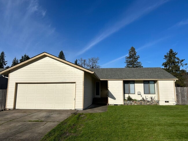 Building Photo - Renovated 3 Bedroom, 2 Bath Home in Newberg