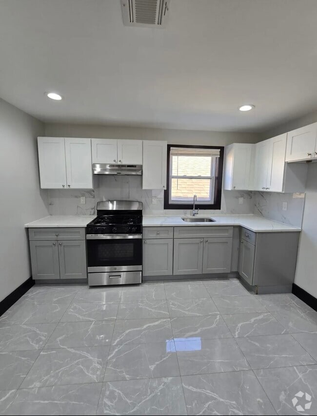 Building Photo - 45 N 6th St Rental