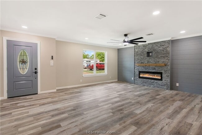 904 Westview Cir