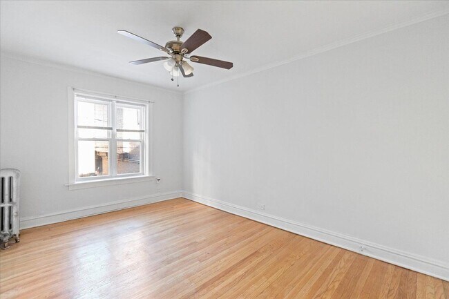 Photo - 658 W Oakdale Ave