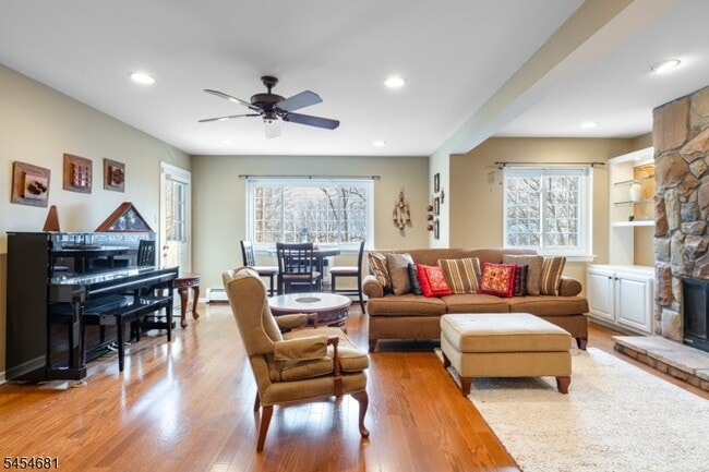 Photo - 21 Foxwood Dr