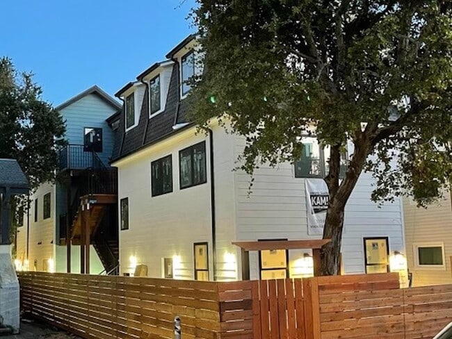 Building Photo - 2716 Durant Ave Unit #B