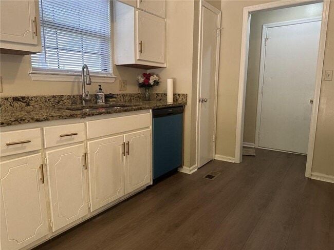 Photo - 7461 Cardinal Way