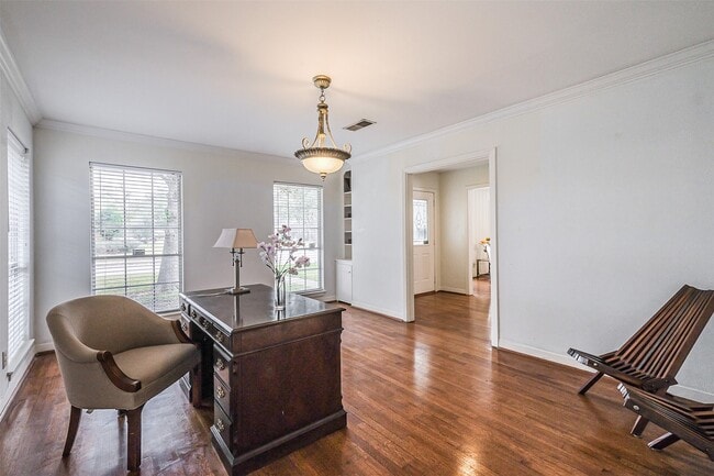 Photo - 2601 Briarhurst Dr