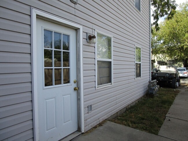 Building Photo - 820 Moro St Unit Moro 820 #3