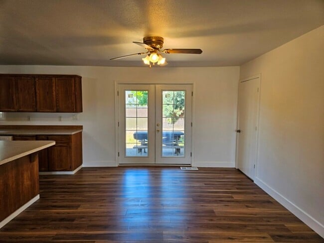 Photo - 3Bd/2Ba Single Story Home-For viewing!