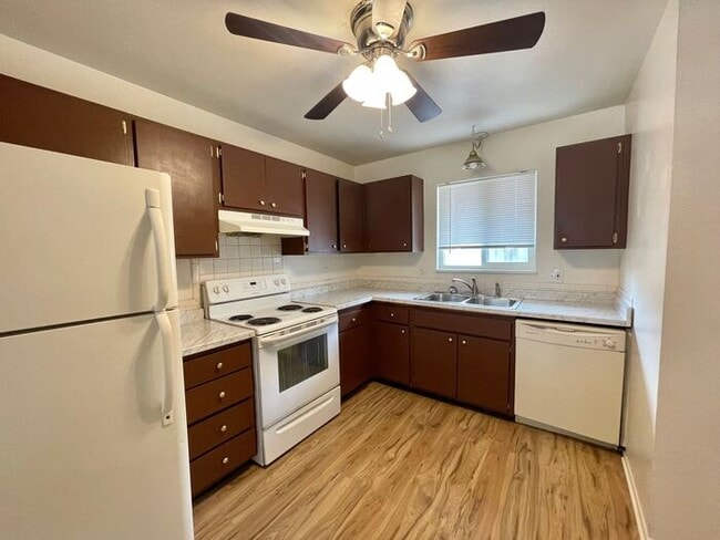 Photo - Beautiful 2 Bedroom Town Home!