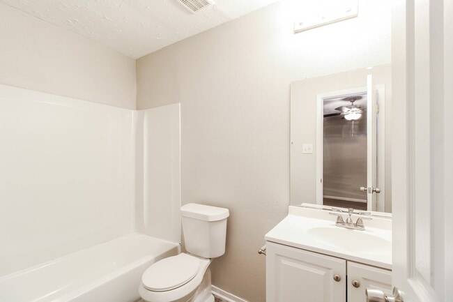 Building Photo - 5310 Riverwood Dr