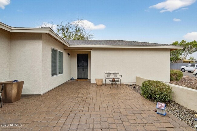 Building Photo - 1128 E Rowlands Ln Unit B