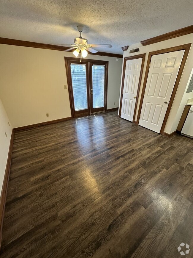 Building Photo - 1 Bedroom 1 Bathroom Condo!
