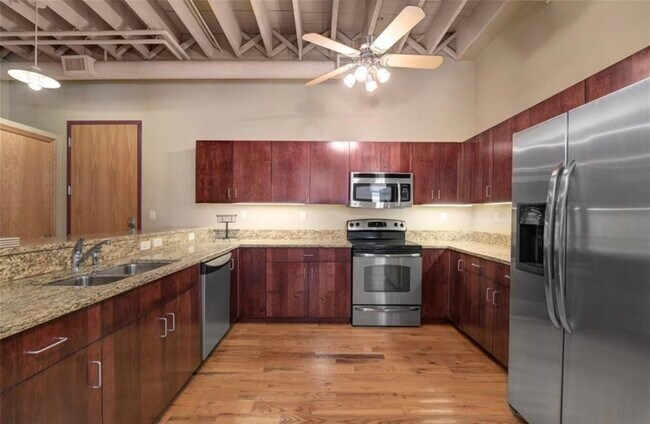 Photo - 635 W Lakeside Ave Unidad 503