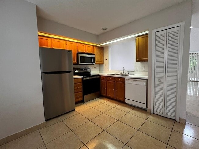 Photo - 14426 Island Cove Dr