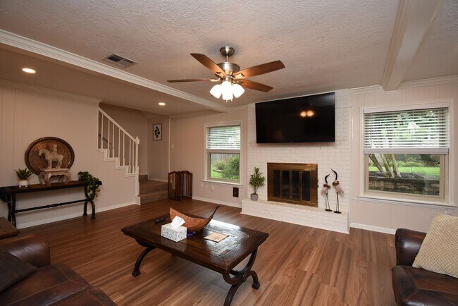 7907 Aleta Dr