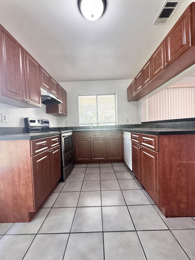 Photo - 708 Green Ct