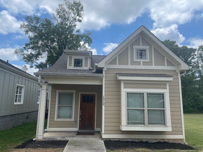 Highland Park 3 Bedroom! - Highland Park 3 Bedroom! House