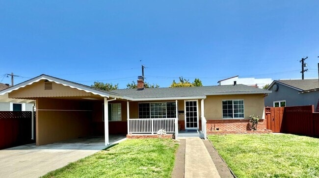 Building Photo - 1877 Clay St Rental