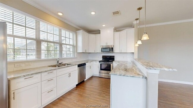 Photo - 2139 Big River St