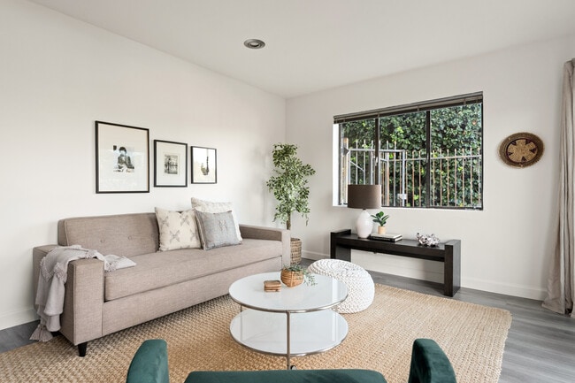 Photo - 1744 Redesdale Ave Unit Redesdale