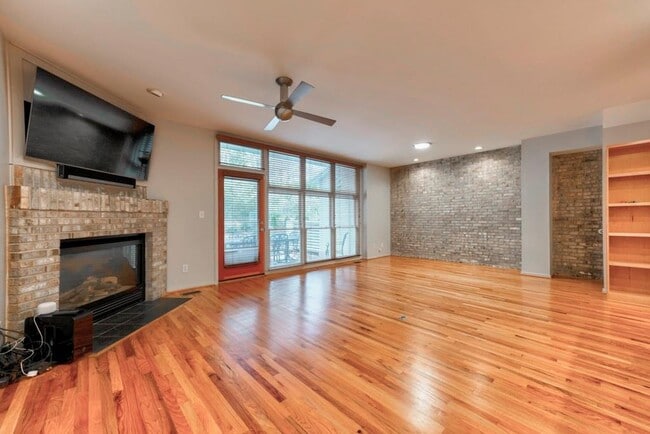 Photo - 1318 Fernwood Cir NE